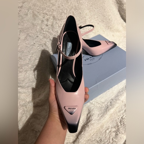 NIB Prada Logo Toe Mary Jane Pump - Picture 6 of 16